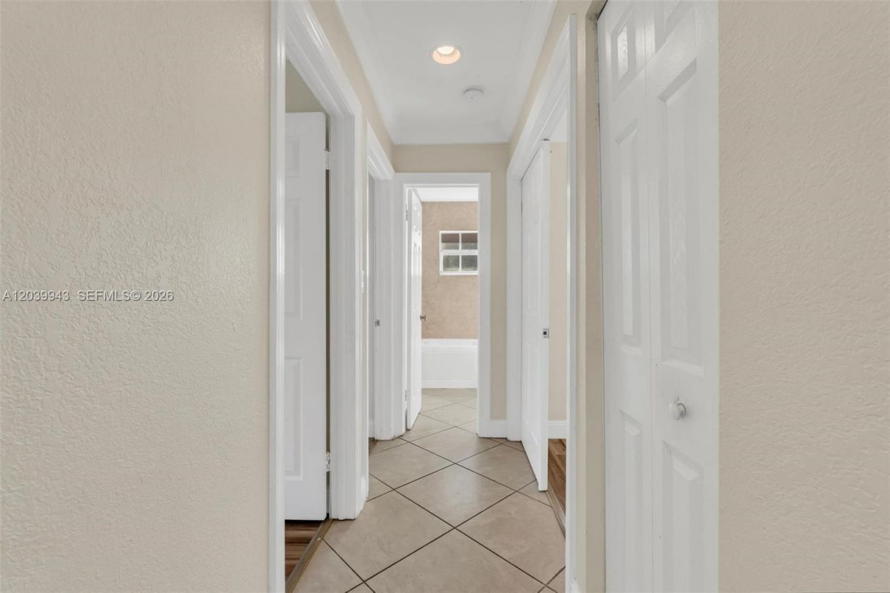 15311 SW 52nd Ter, Unit 15311, Miami, FL 33185 Photo