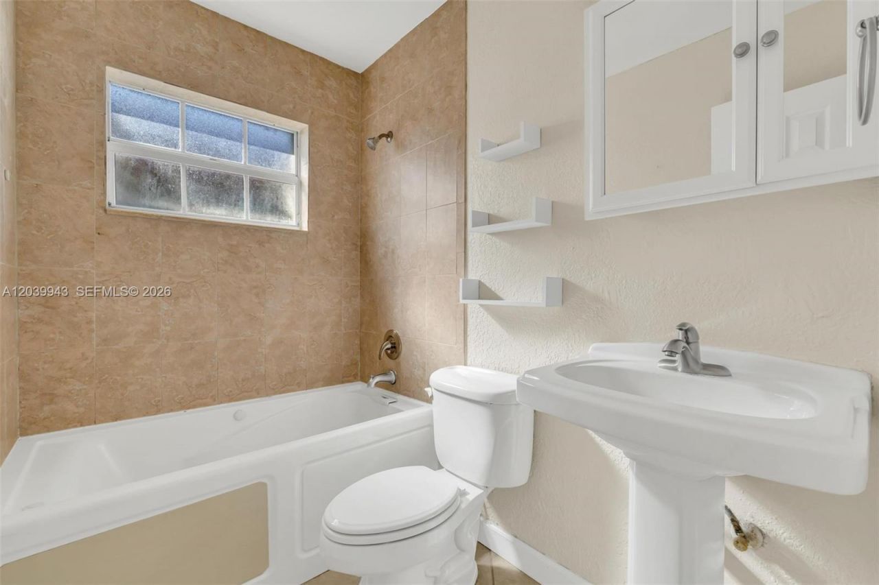 15311 SW 52nd Ter, Unit 15311, Miami, FL 33185 Photo
