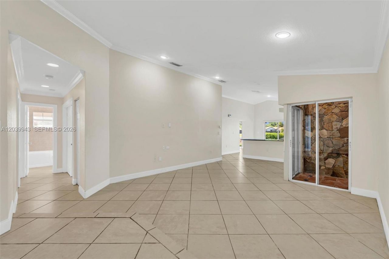 15311 SW 52nd Ter, Unit 15311, Miami, FL 33185 Photo