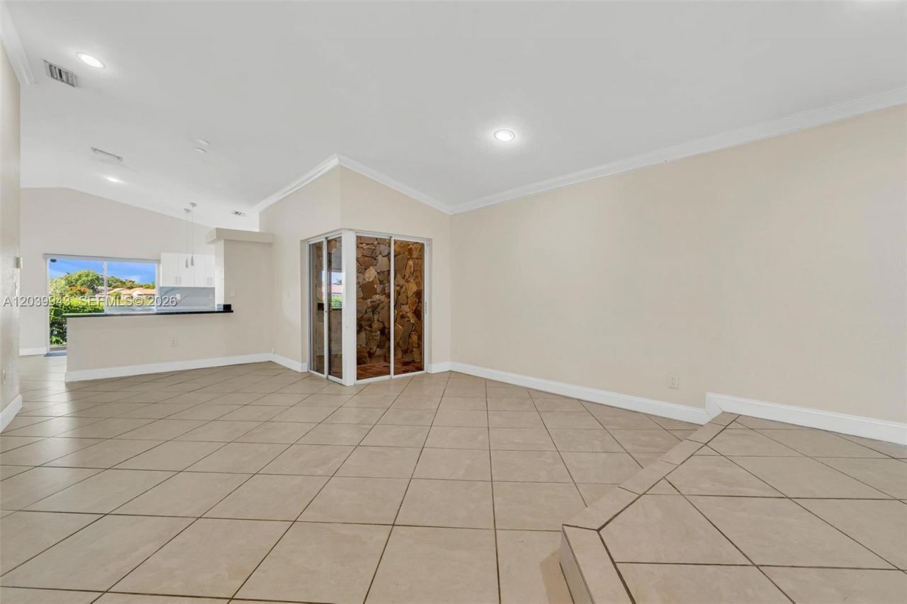15311 SW 52nd Ter, Unit 15311, Miami, FL 33185 Photo