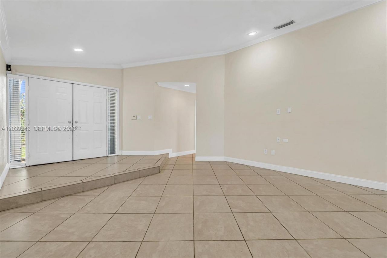 15311 SW 52nd Ter, Unit 15311, Miami, FL 33185 Photo