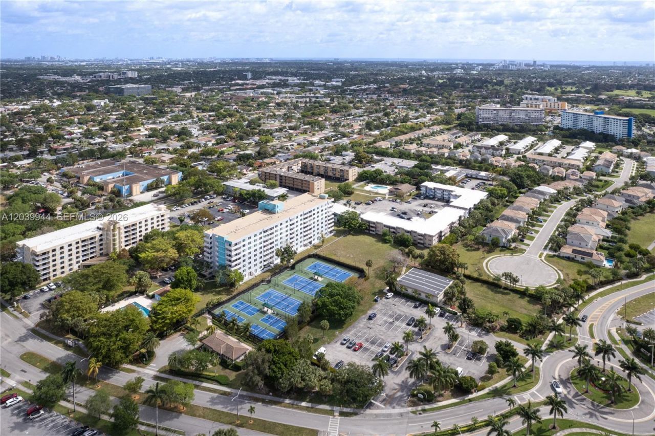 919 Hillcrest Dr , Unit 201, Hollywood, FL 33021 Photo