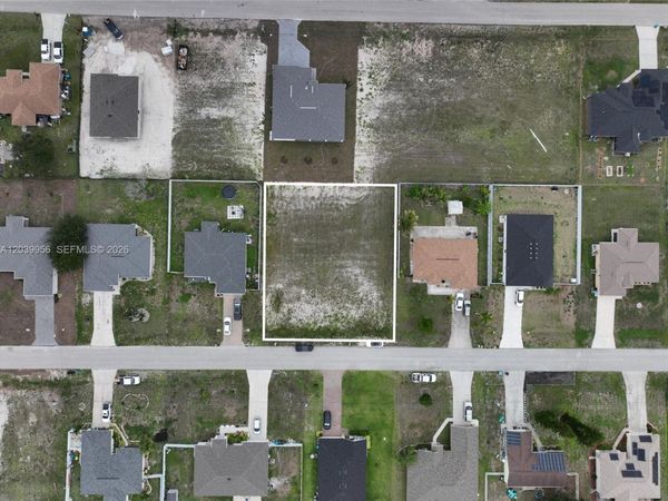 530 NW 23RD TER , Cape Coral, FL 33993