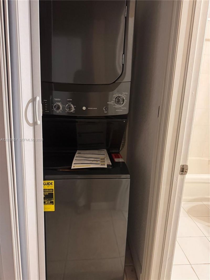 7070 NW 177th St , Unit 203-10, Hialeah, FL 33015 Photo