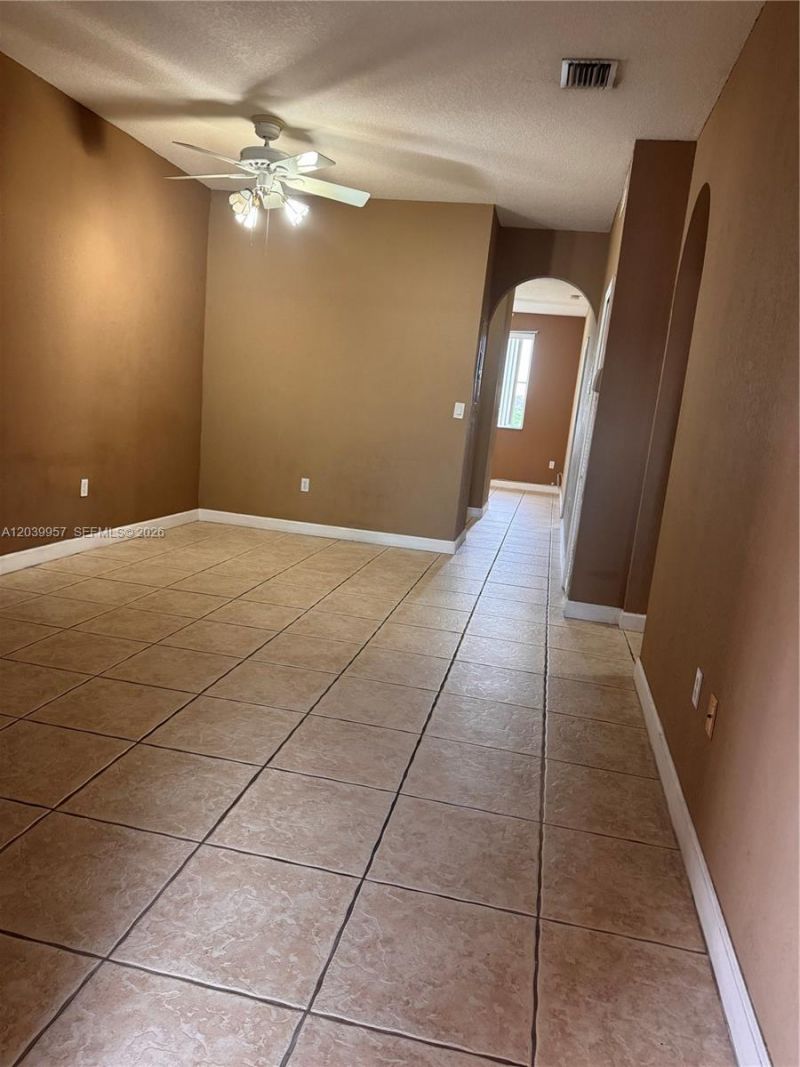7070 NW 177th St , Unit 203-10, Hialeah, FL 33015 Photo