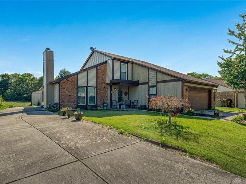 7500 Tuscola Drive, Trotwood, OH 45426 Photo 2