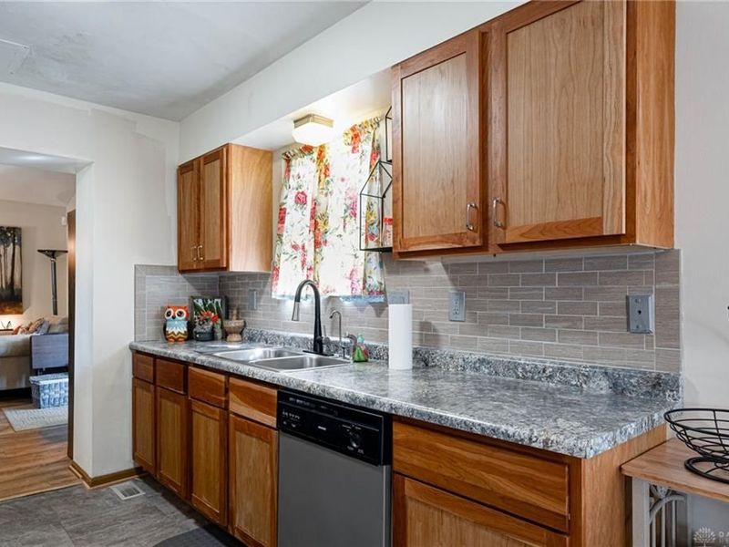 7500 Tuscola Drive, Trotwood, OH 45426 Photo 8