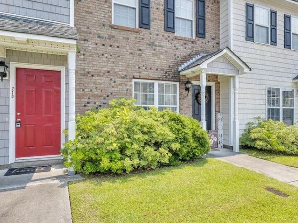 208 Bridgewood Drive, Jacksonville, NC 28546