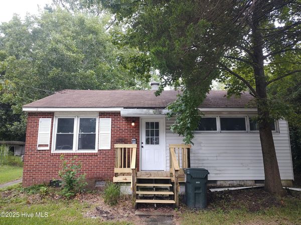 1201 Simmons Street , New Bern, NC 28560