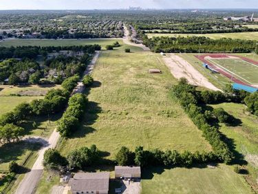 5 Mask Drive , Dallas, TX 75241