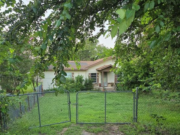 419 Young Road, Springtown, TX 76082