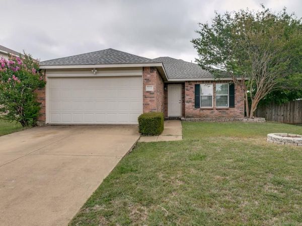1221 Krista Drive, Burleson, TX 76028