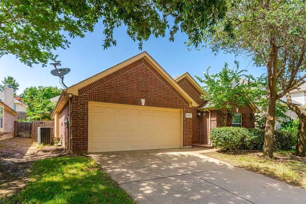 10041 Daly Drive, Fort Worth, TX 76053 Main Photo