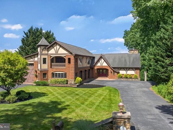 85 GREENWOOD CIRCLE , WORMLEYSBURG, PA 17043