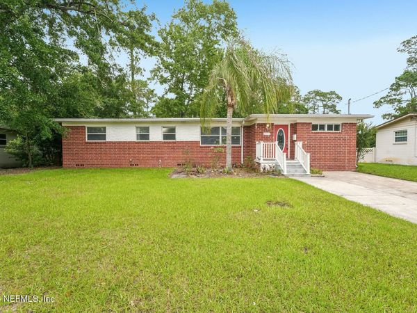6557 LOU Drive N, Jacksonville, FL 32216