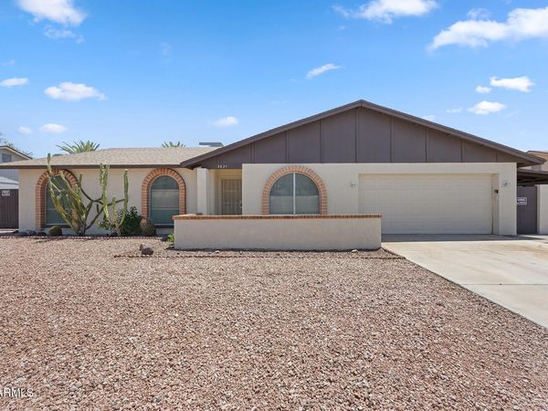 3821 W MURIEL Drive, Glendale, AZ 85308