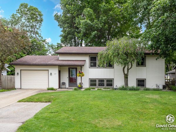 325 N Lindy Street, Zeeland, MI 49464
