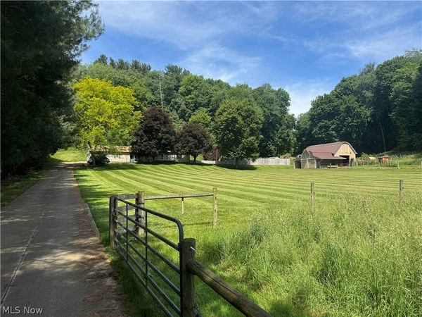 10199 Malibu Road NE, Minerva, OH 44657