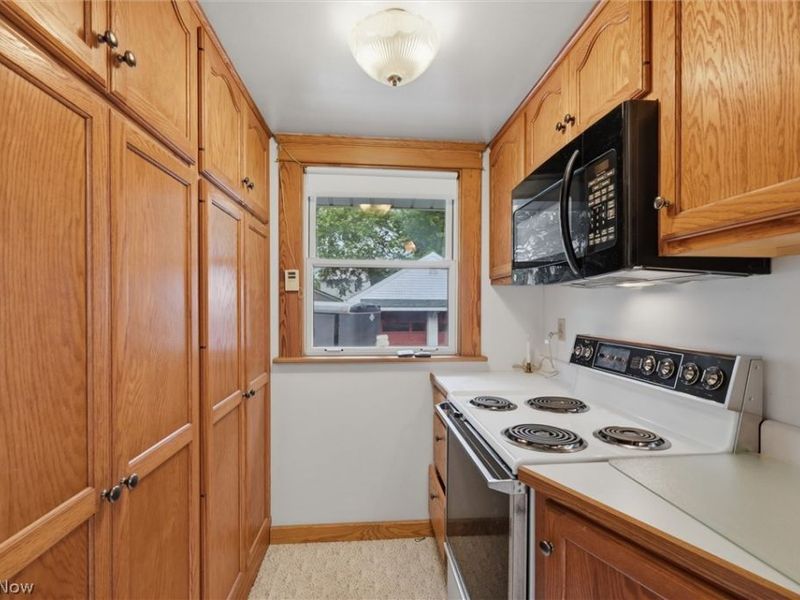 556 Belvedere Avenue SE, Warren, OH 44483 Photo 12