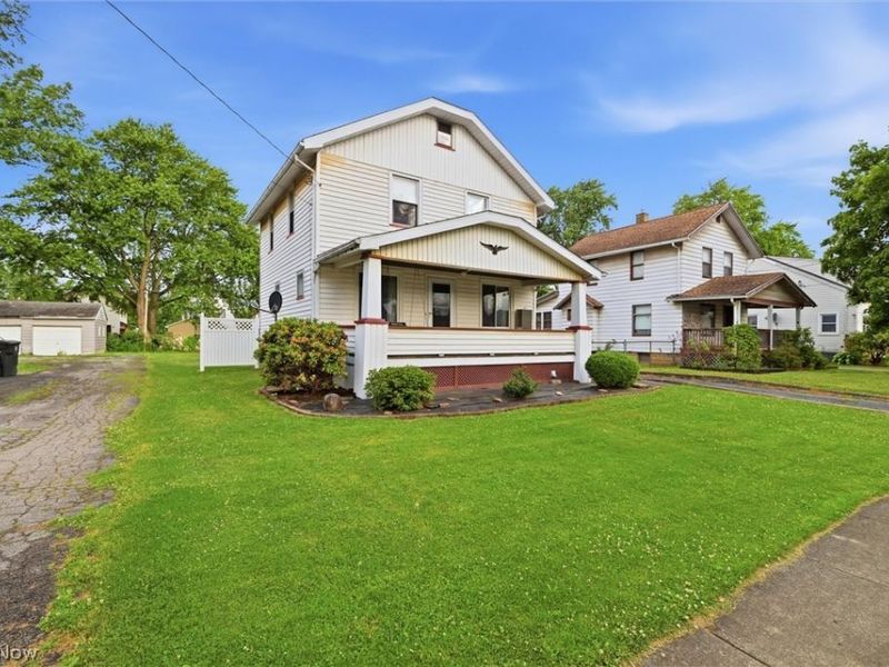 556 Belvedere Avenue SE, Warren, OH 44483 Photo 2