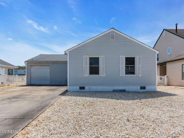 77 Storm Jib Court, Berkeley, NJ 08721