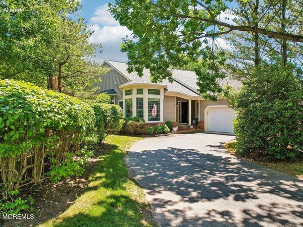 146 Silvermist Court, Little Silver, NJ 07739