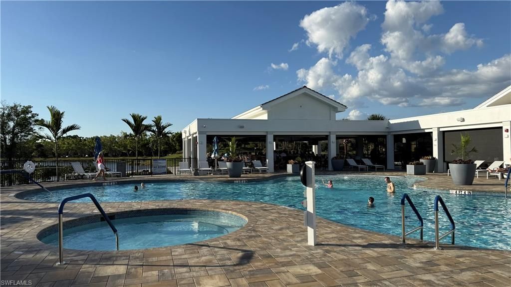 8083 Queen Palm Ln , Unit 424, Fort Myers, FL 33966 Photo