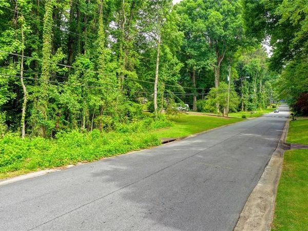 1389 Branchwood Drive, Snellville, GA 30078
