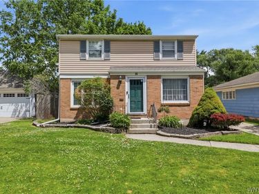 16 Paramount Parkway , Buffalo, NY 14223