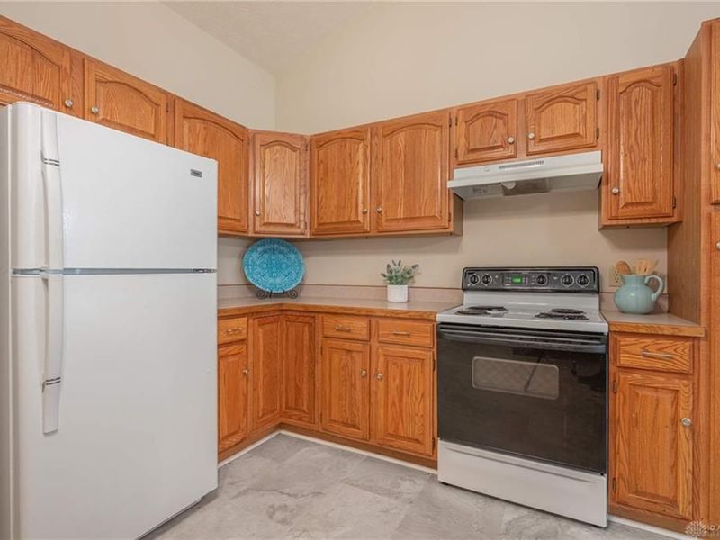 335 Whisper Lane, Xenia Township, OH 45385 Photo 6