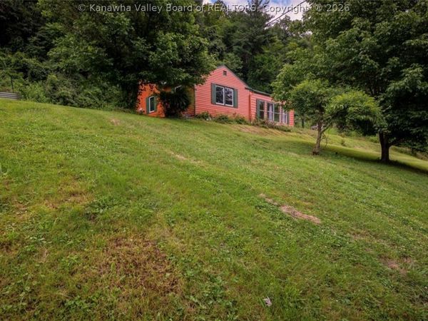 247 Upper Falcon Drive, Charleston, WV 25312