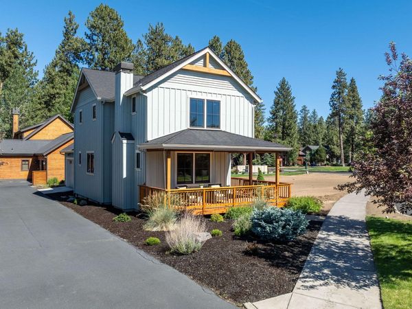 446 S Cottonwood Street, Sisters, OR 97759