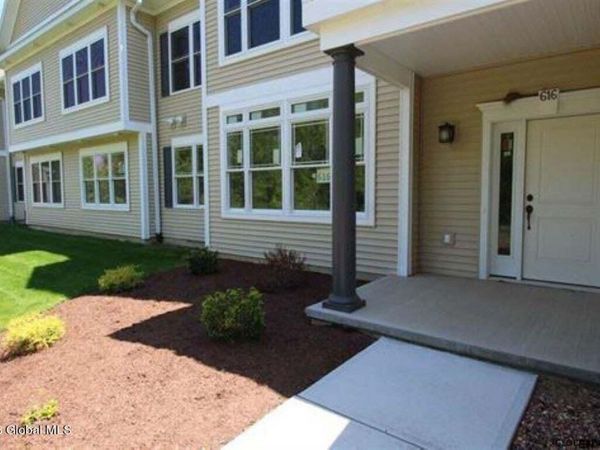 616 Lois Lane, Schenectady, NY 12304