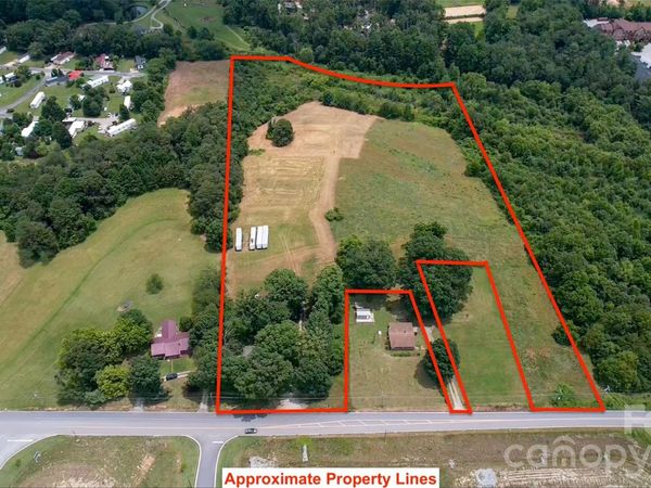 412 Mcmurray Road , Flat Rock, NC 28731