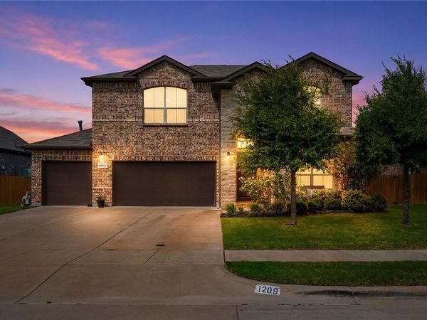 1209 Alnwick Lane, Saginaw, TX 76131