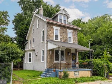 121 E PLEASANT STREET, PHILADELPHIA, PA 19119