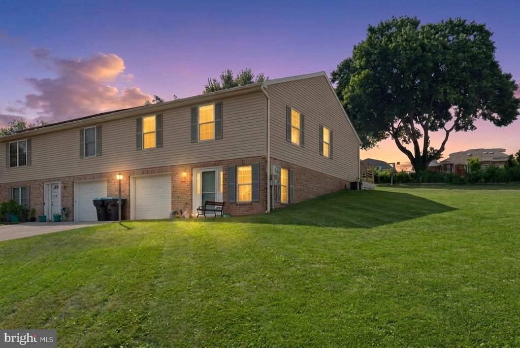 101 SHAWNEE DRIVE, STEWARTSTOWN, PA 17363