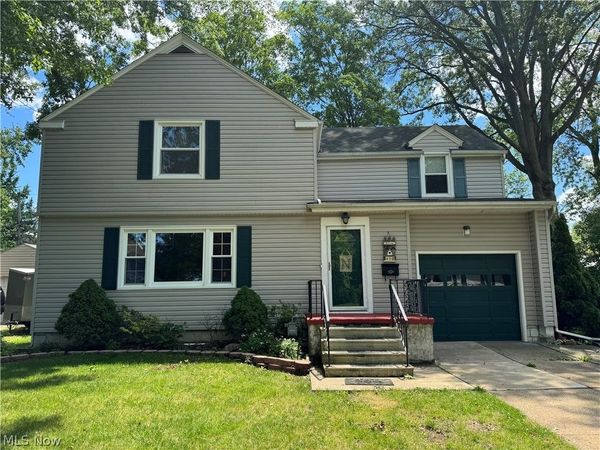 410 Louisiana Avenue , Elyria, OH 44035
