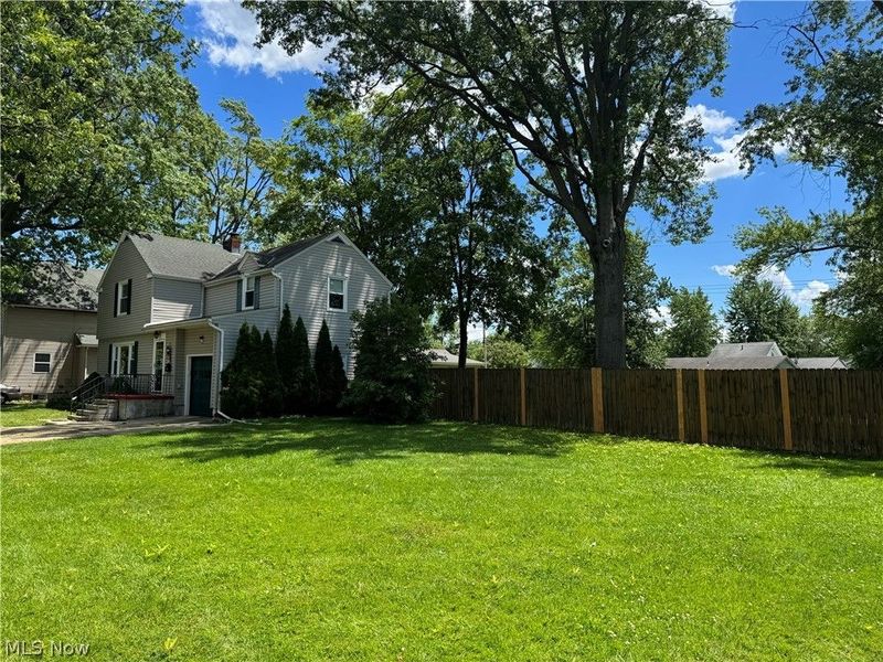 410 Louisiana Avenue, Elyria, OH 44035 Photo 3