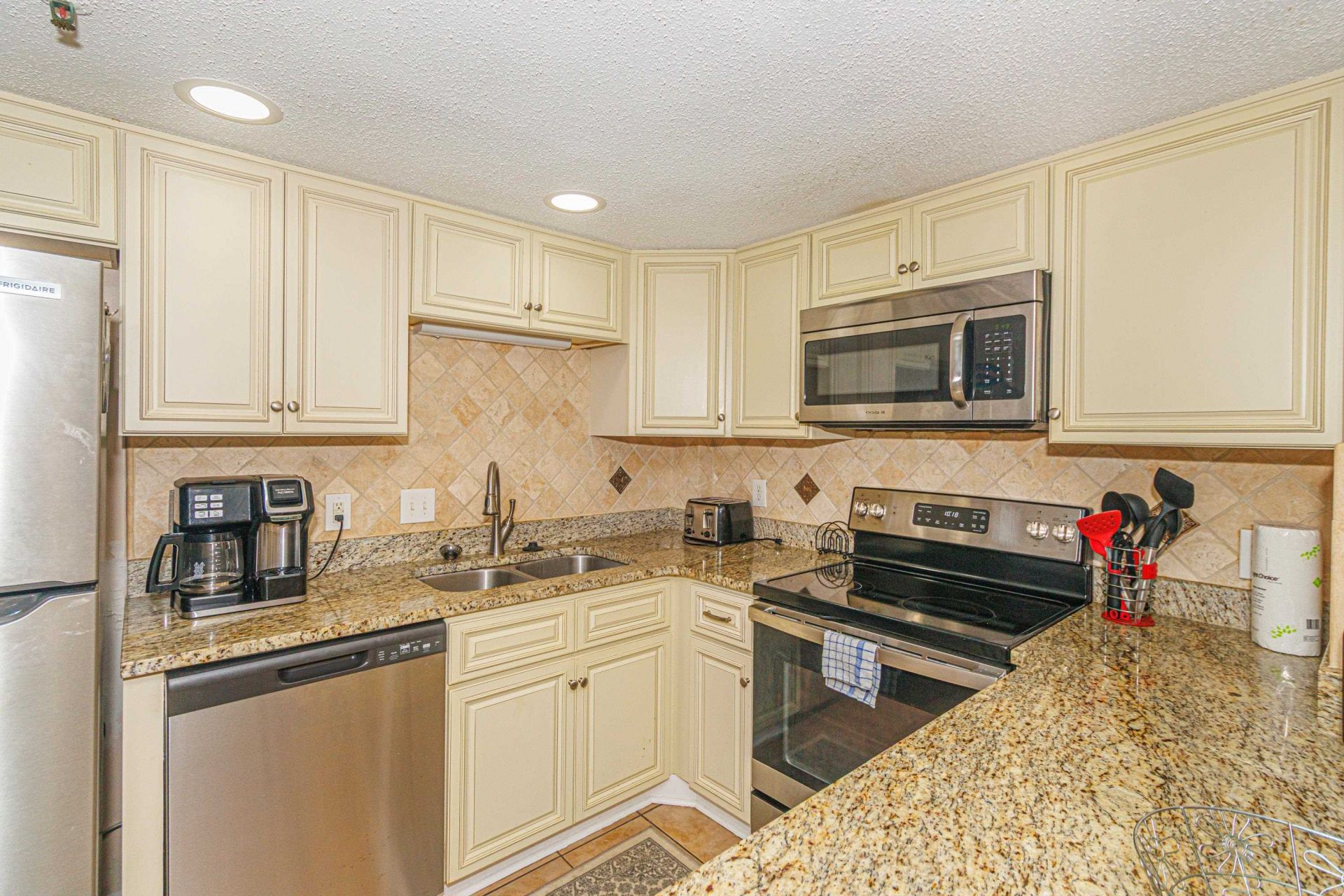 5511 Ocean Blvd. N Photo 12