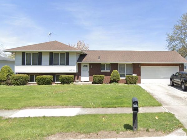 1436 W 94th Avenue , Crown Point, IN 46307