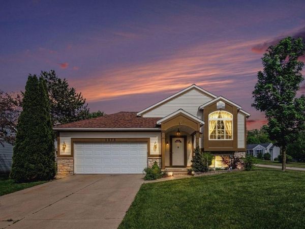 6878 Lake Bluff Drive NE, Comstock Park, MI 49321