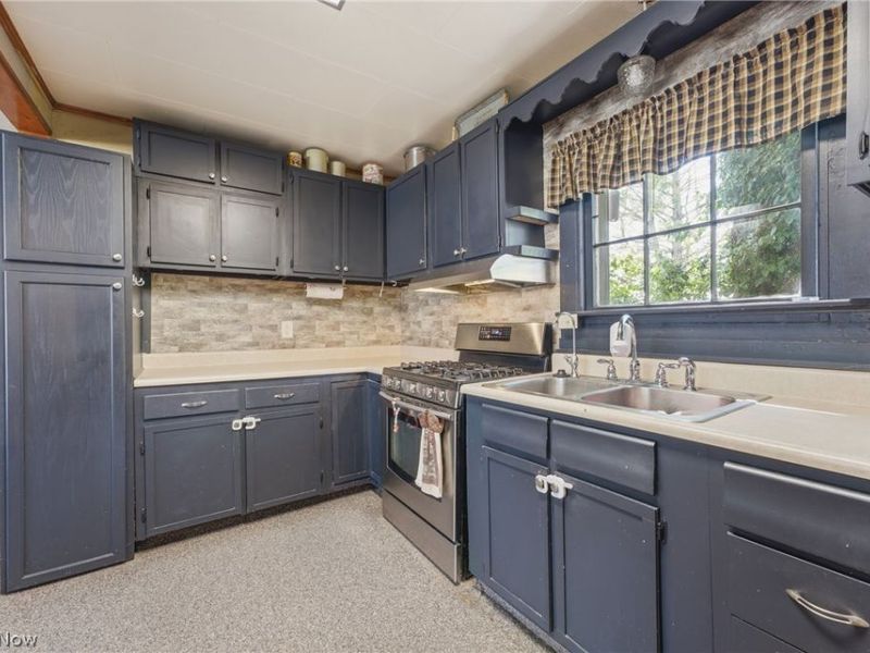 245 E Robinson Street, Shreve, OH 44676 Photo 10