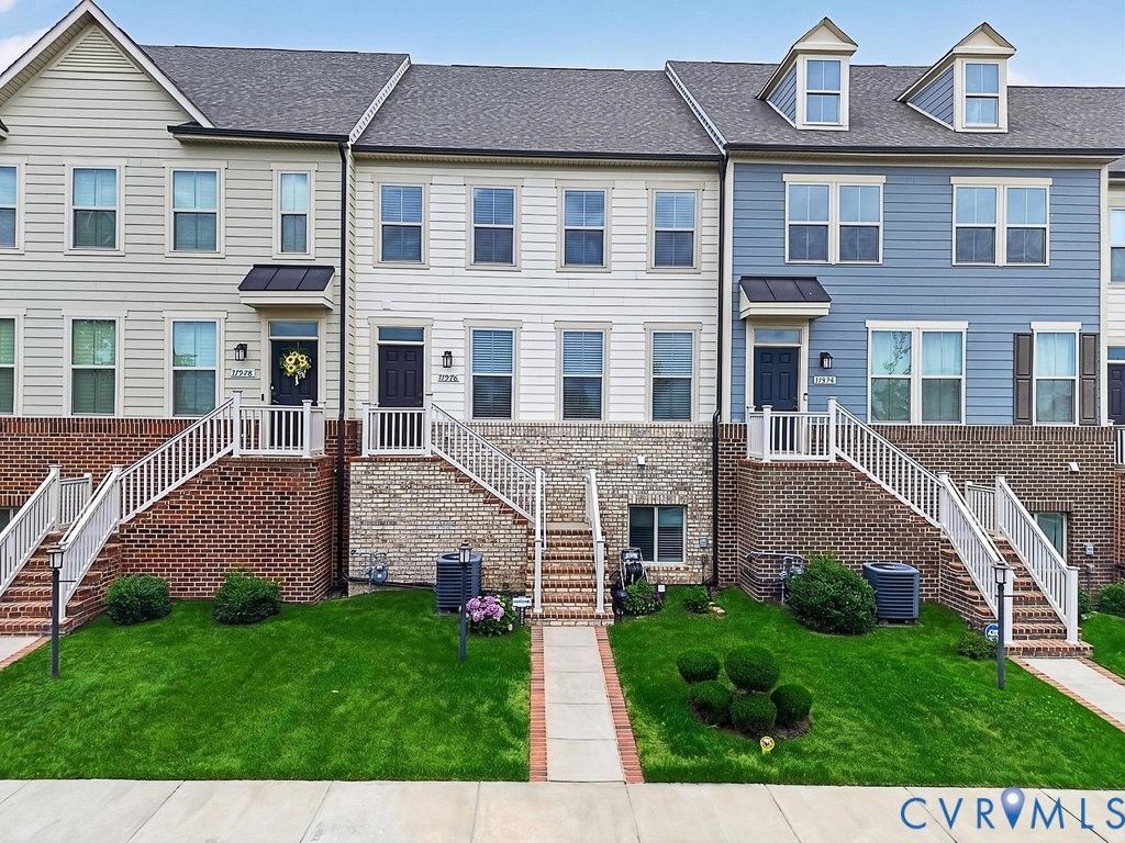 17976 Spotted Oak Road, Dumfries, VA 22026 Main Photo