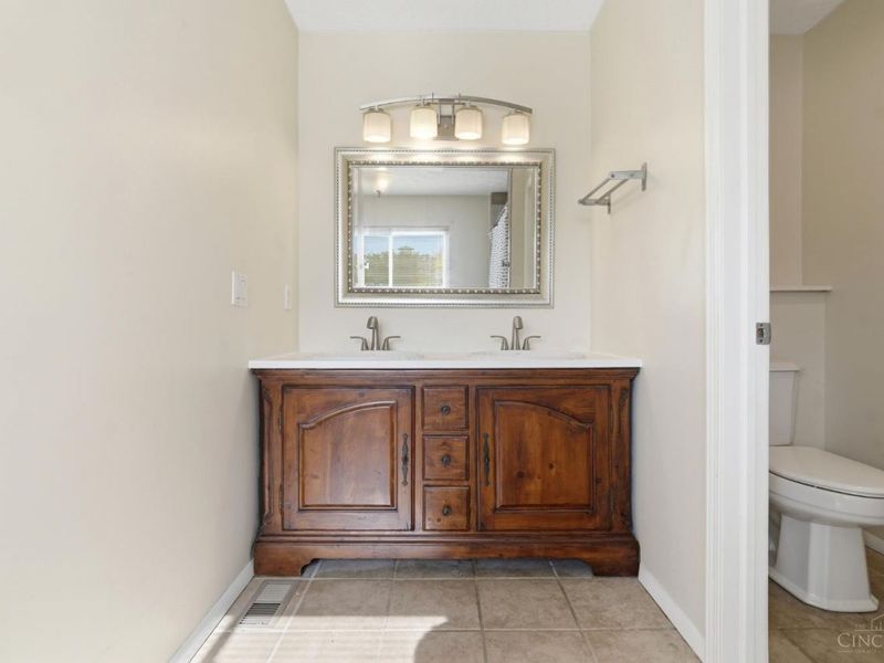 8014 Buckland Drive, Sycamore Township, OH 45249 Photo 21