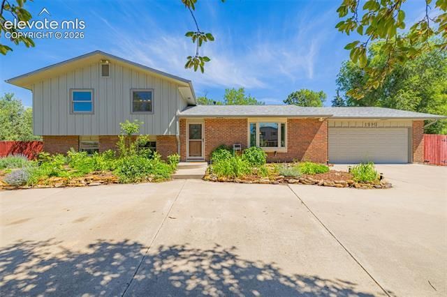 1990 Brookwood Drive, Colorado Springs, CO 80918 Main Photo