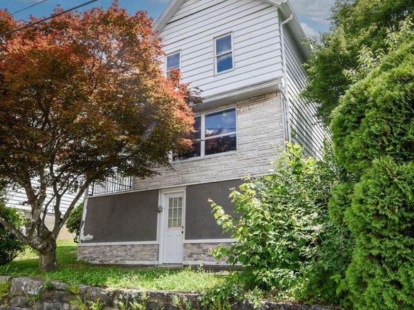 325 Simpson Street, Dupont, PA 18641