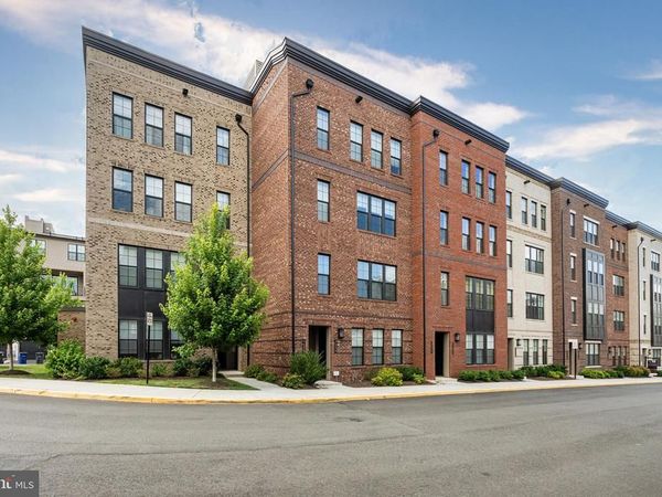 7556 SAWYER FARM WAY , MCLEAN, VA 22102