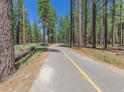 2530 Pinter Avenue, South Lake Tahoe, CA 96150 Photo