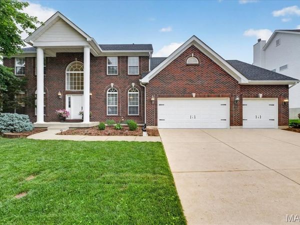 1223 Polo Lake Drive, Ellisville, MO 63021